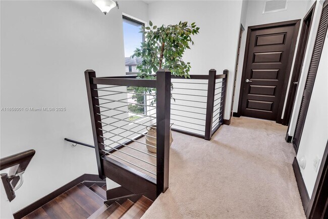 Building Photo - 15583 NW 91st Ct