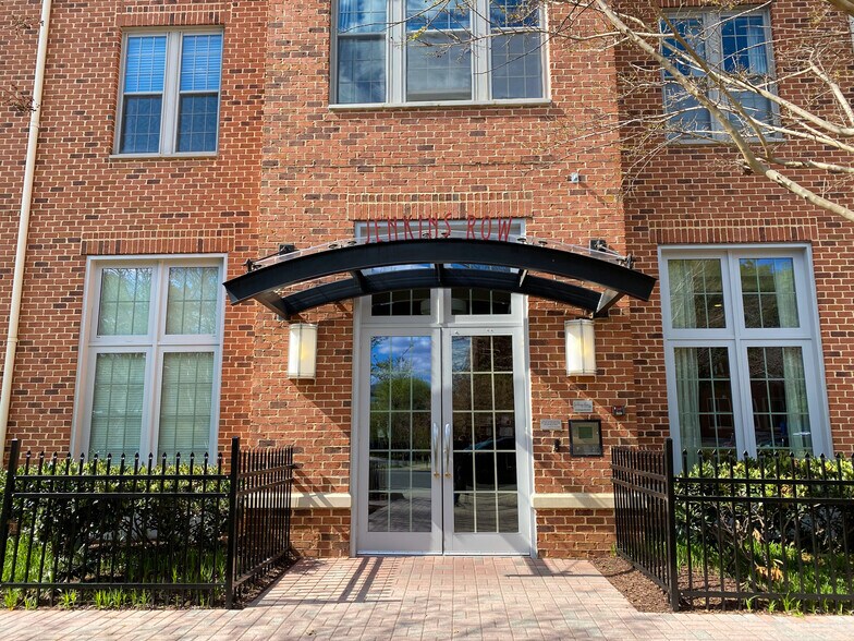 Building Photo - 1391 Pennsylvania Ave. SE