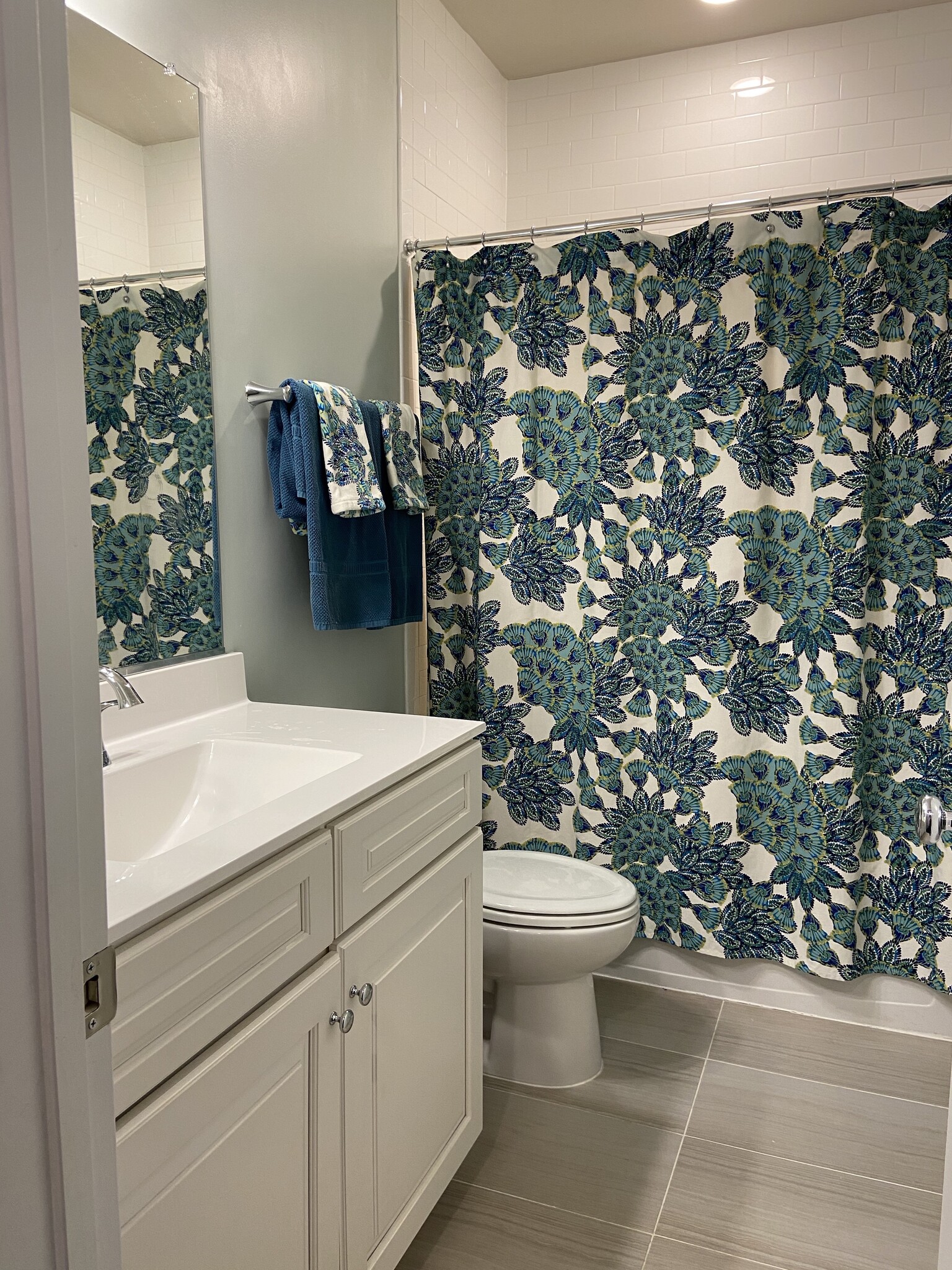 Upstairs Full Bath - 1326 S Rolfe St