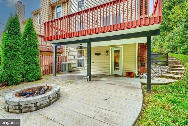 Building Photo - 1725 Beechbank Way