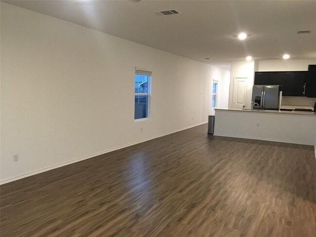 Building Photo - 558 Gabbro Gdns