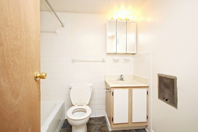 Building Photo - Student-Friendly Apartment Near Scott Stad...