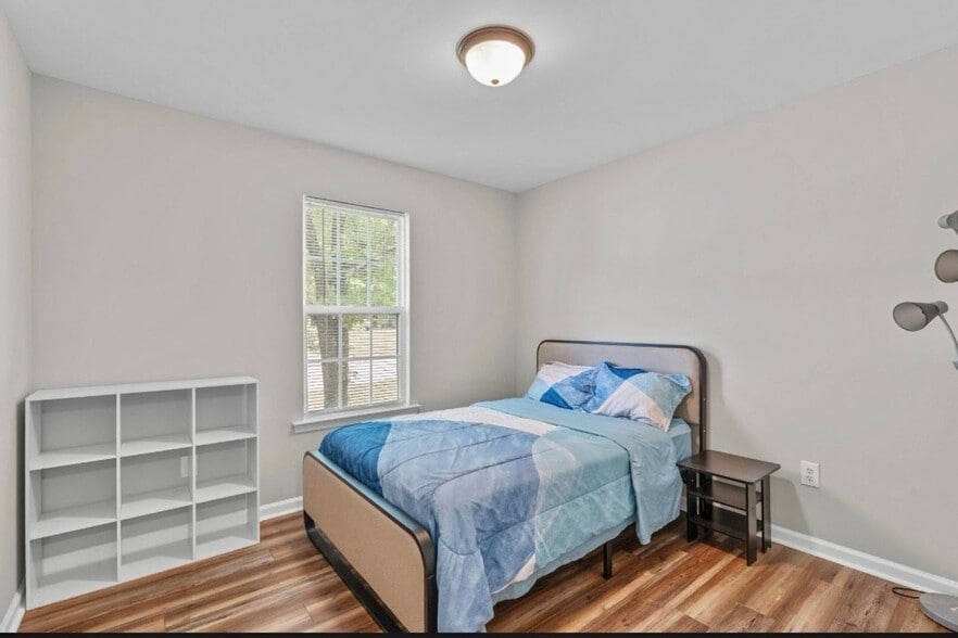 Building Photo - 700 Mossburn Ct