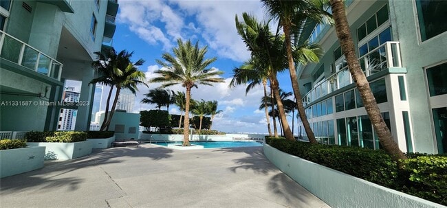 Building Photo - 1900 N Bayshore Dr