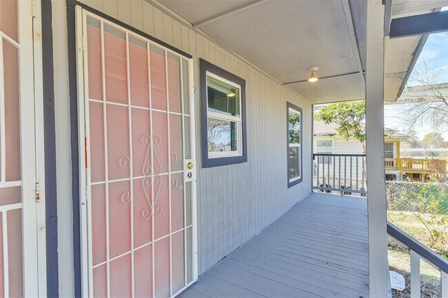 Building Photo - 822 Finesse Dr