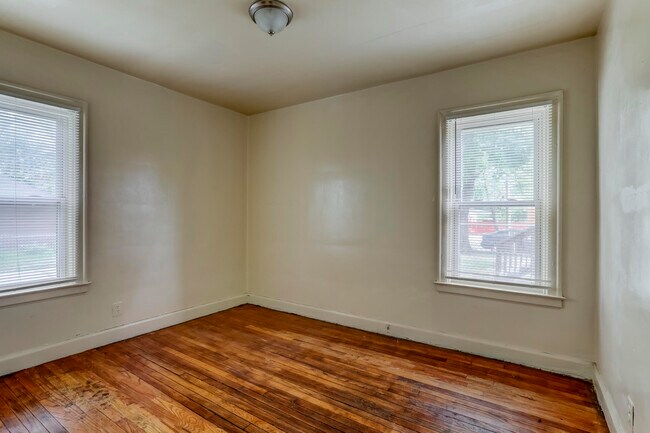 Building Photo - 15018 Hubbell St