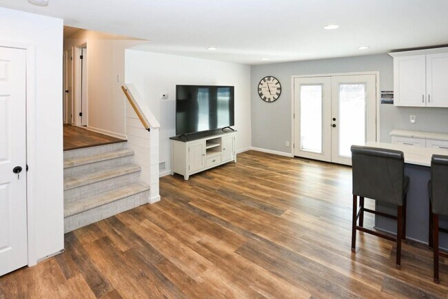 Building Photo - 6157 Orville Dr