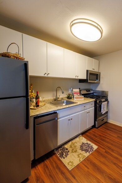 Building Photo - City Walk Apartments