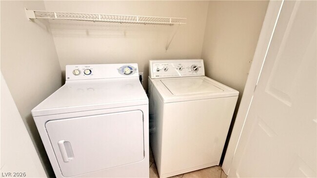 Building Photo - 75 N Valle Verde Dr