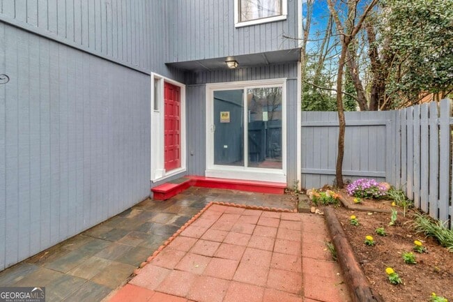 Building Photo - 1065 Mariners Dr
