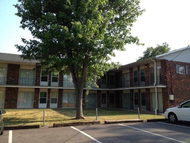 Building Photo - 2200 S Illinois Ave