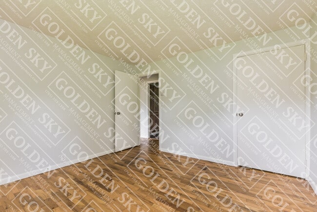 Building Photo - 4305 W Garver Dr