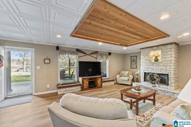 Building Photo - 20892 Sharon Dr