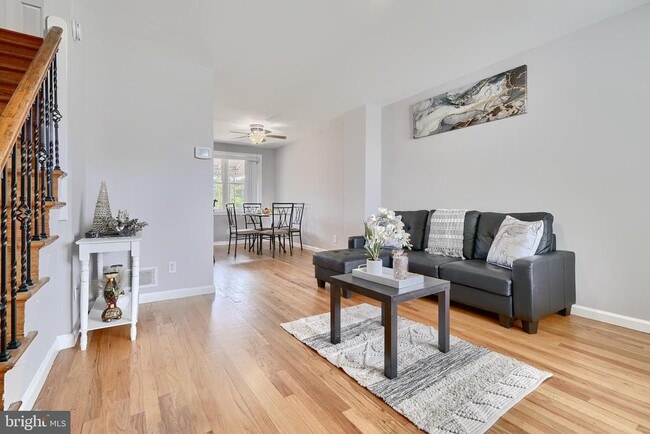 Building Photo - 2845 Plainfield Rd