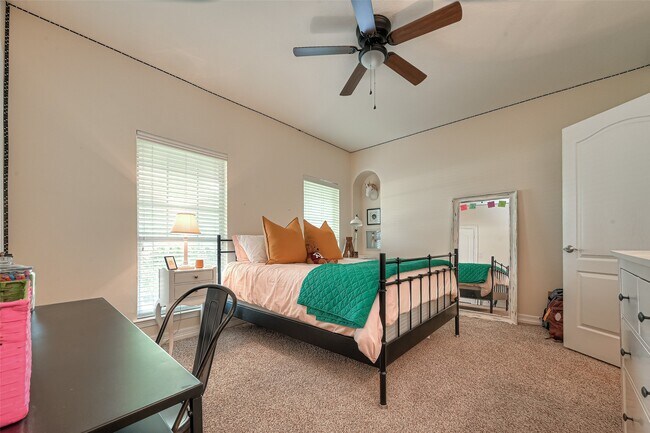 Building Photo - 32515 Westminster Dr