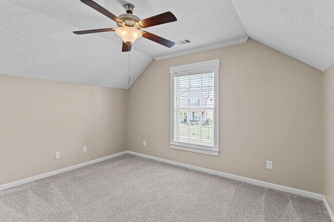 Building Photo - 582 Bunchgrass St
