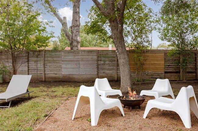 Building Photo - 4601 Candletree Ln