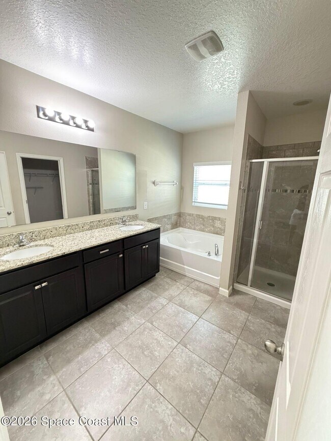 Building Photo - 3960 Harvest Cir