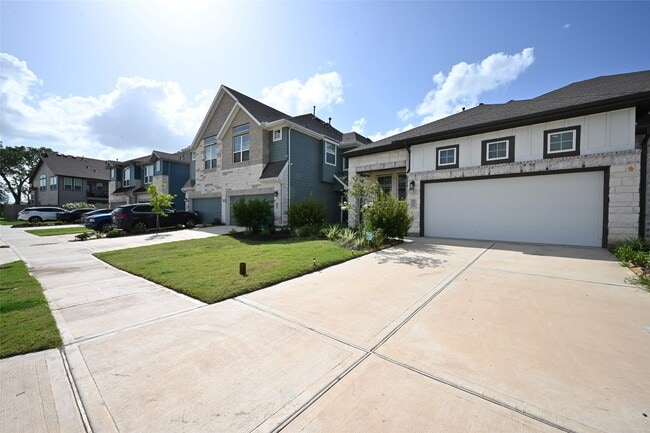 Building Photo - 1535 Cathedral Bend Drive