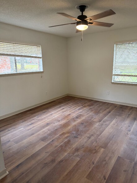 Building Photo - 96 Panorama Dr