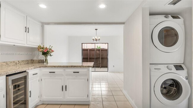 Building Photo - 7123 SW 115th Pl