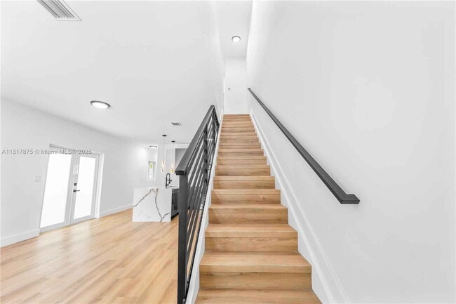 Building Photo - 2121 NW 45th St