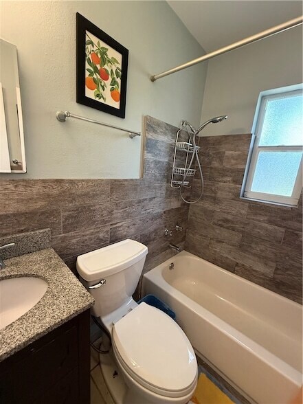 Building Photo - 2159 10th Ave