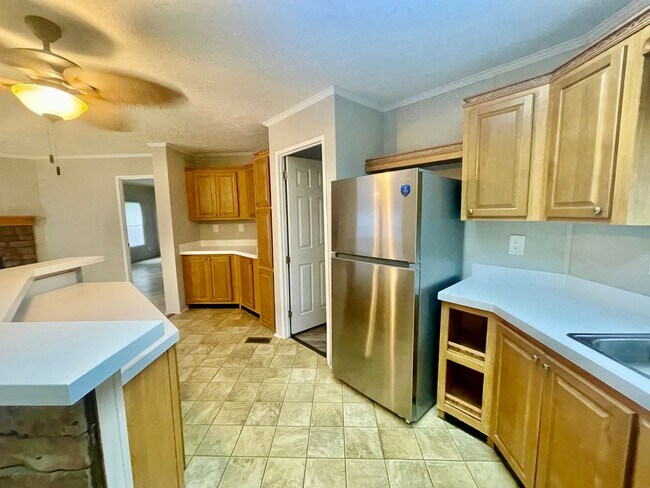 Building Photo - Discover this 4-bedroom, 2-bath home in Claremont, NC