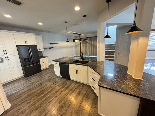 Building Photo - Spacious 4-bedroom, 3-bath POOL home in Cypress Springs! Pool Service INCLUDED!