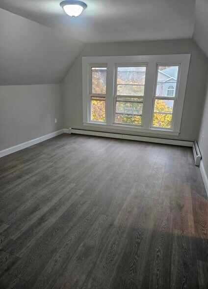 Building Photo - 132 Seymour Ave