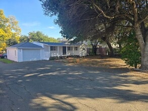 Building Photo - Single Story Home in El Sobrante... Available Now !!