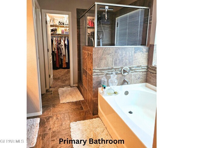 Building Photo - 14446 Jasmin Maribel Dr