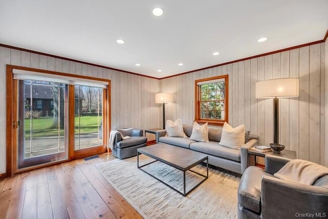 Building Photo - 150 Copeces Ln