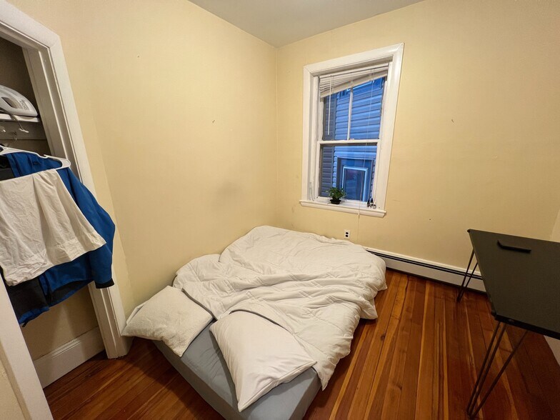 Building Photo - 29 Cameron Ave