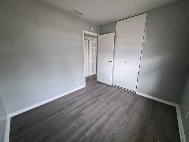 Building Photo - 4102 Biscayne Rd