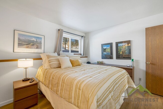 Building Photo - Sunshine and Views-Furnished 2 Bedrooms/2 Bathrooms Buffalo Ridge Condo