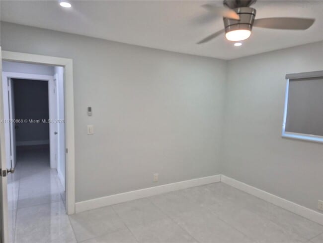 Building Photo - 4010 N Circle Dr