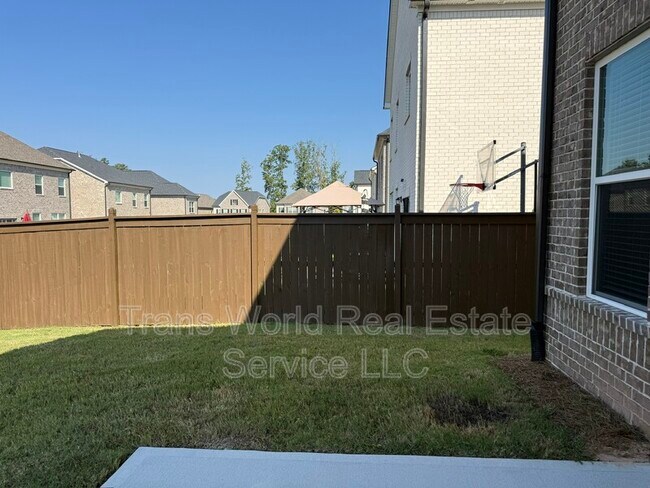 Building Photo - 2090 Ecoland Dr