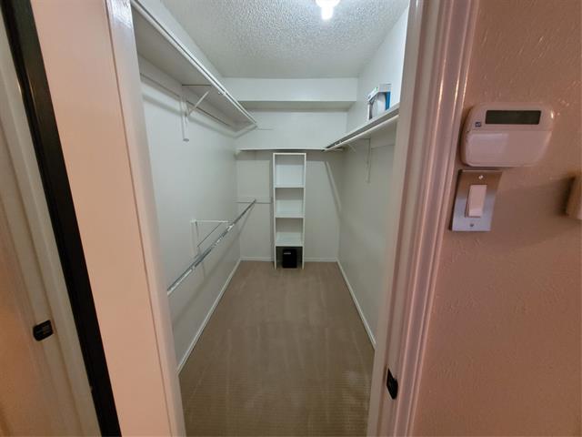 Building Photo - 15221 Berry Trail