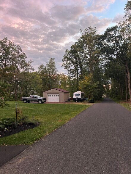 Building Photo - 2043 Quarry Rd