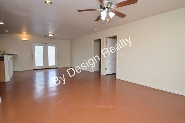 Building Photo - 203 S Cherry Ave