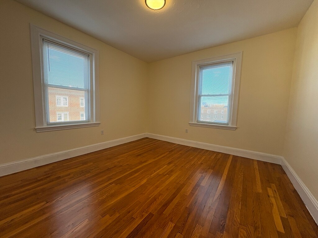 Building Photo - 73 Thatcher St