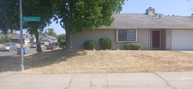 Building Photo - 351 Pinedale Ave