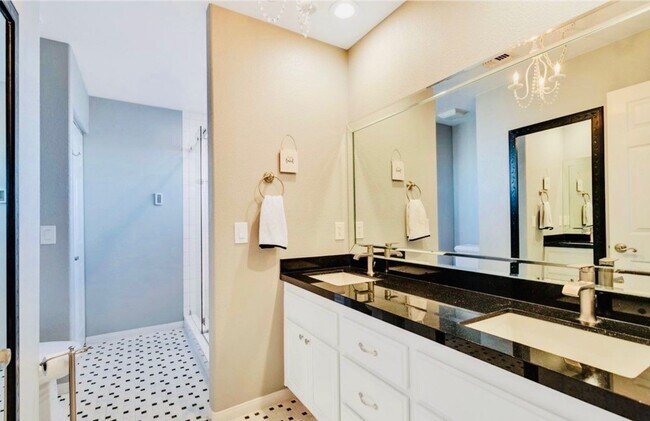 Building Photo - Lovely 3 Bedroom, 3 Bathroom Home with Solar