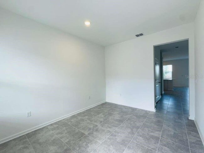 Building Photo - 2473 Skyline Lp