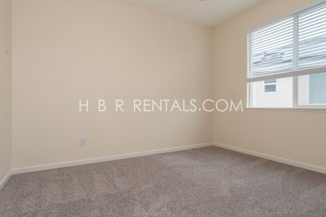 Building Photo - Spacious 4-Bedroom Gem on Glenhaven Drive – Your Perfect Tracy Retreat!