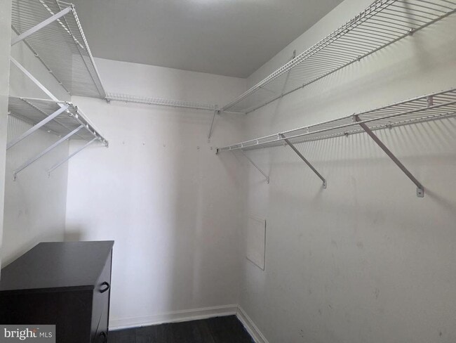 Building Photo - 1037 Gardenview Loop