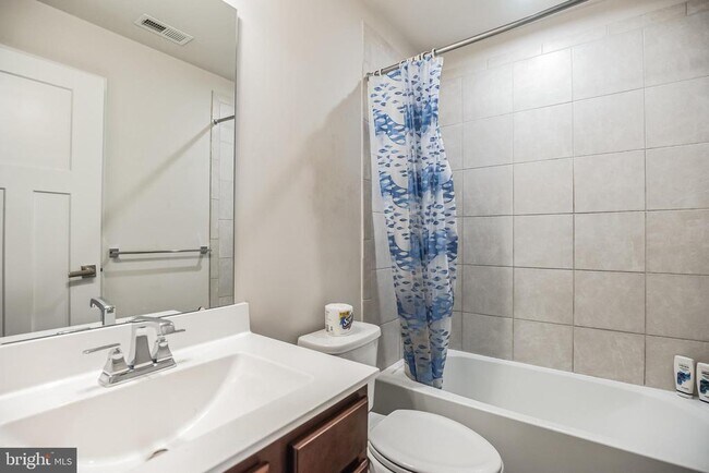 Building Photo - 28 Sparrow Cir