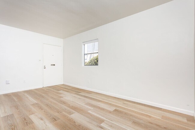 Building Photo - 4601-4607 Muir Ave.