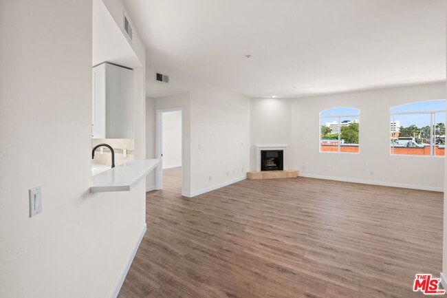 Building Photo - 1255 Federal Ave